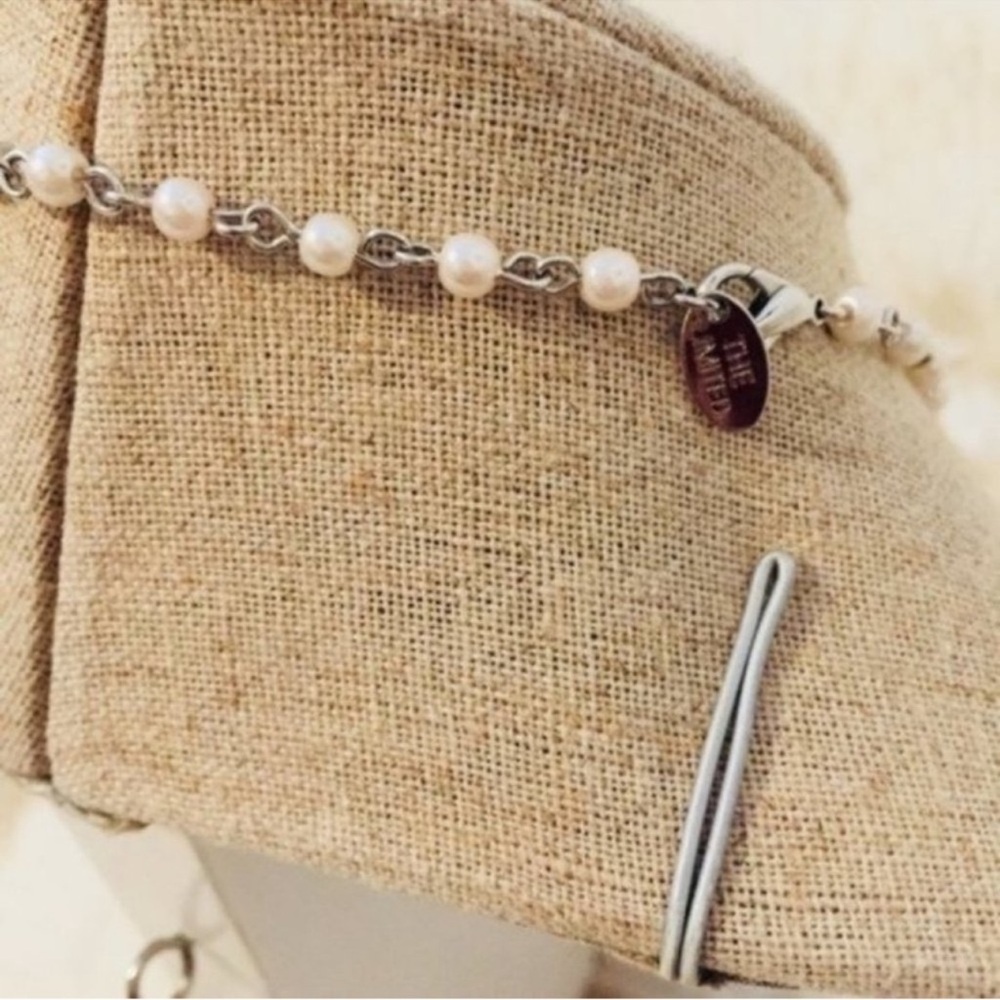 Vintage | Necklace | Limited Charm Faux Pearl Necklace - Picture 8 of 11